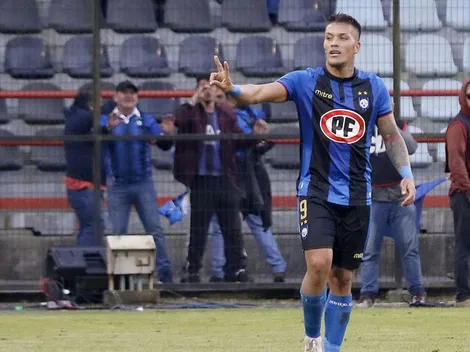 Javier Parraguez cerca de Colo Colo