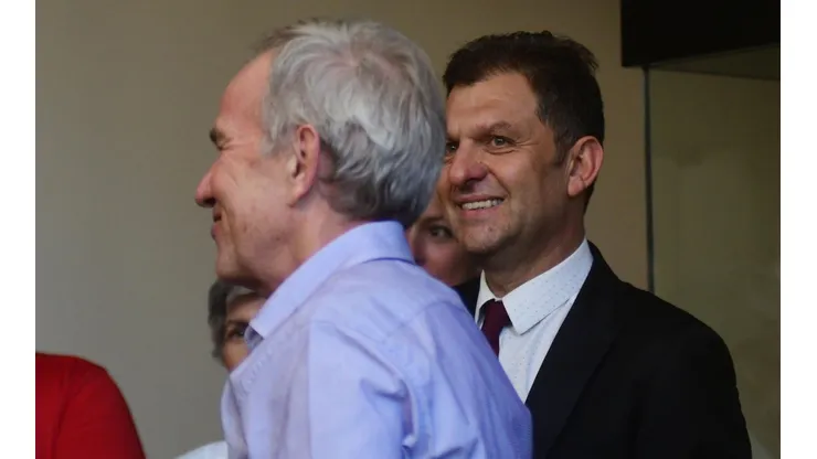 Gabriel Ruiz-Tagle y Aníbal Mosa en una junta de directorio