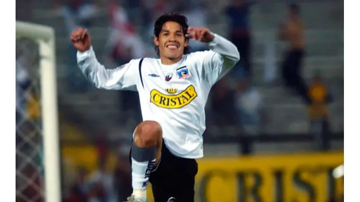 Matías Fernández anotando por Colo Colo