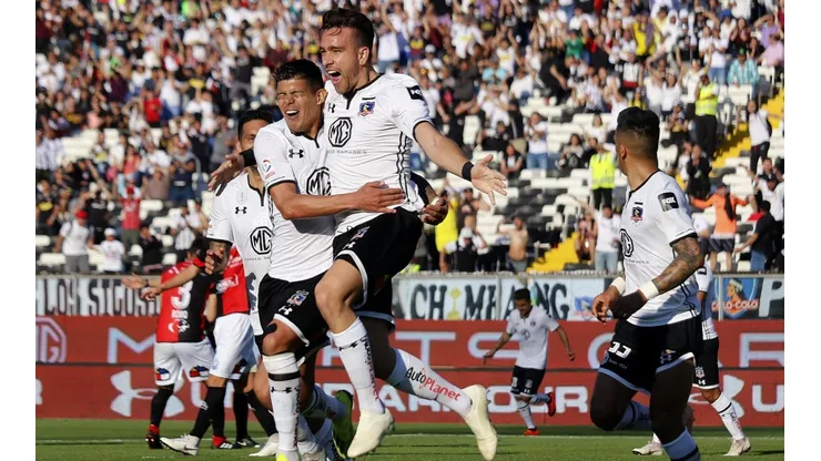 Zaldivia anotando contra Antofagasta