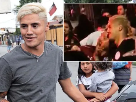 Colocolinos arengan a Gaete en su casa y éste canta y salta con ellos