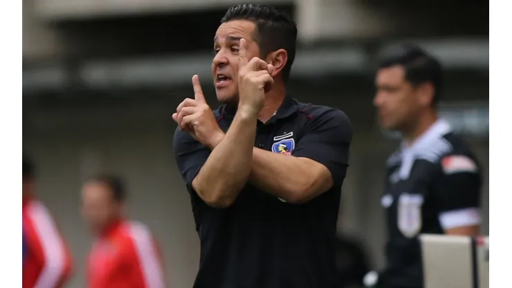 Colo Colo entrenó con tres y con cuatro en defensa: las fórmulas de Tapia para enfrentar a Corinthians