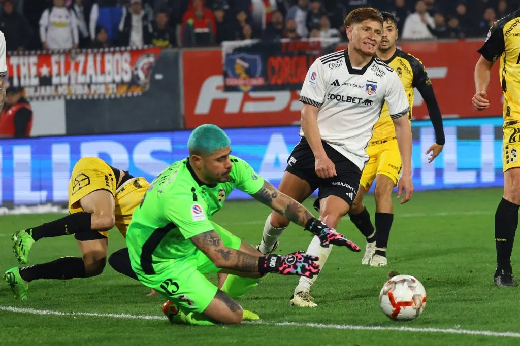 Leonardo Gil en el partido de Colo Colo vs Coquimbo Unido. (Foto: Photosport)