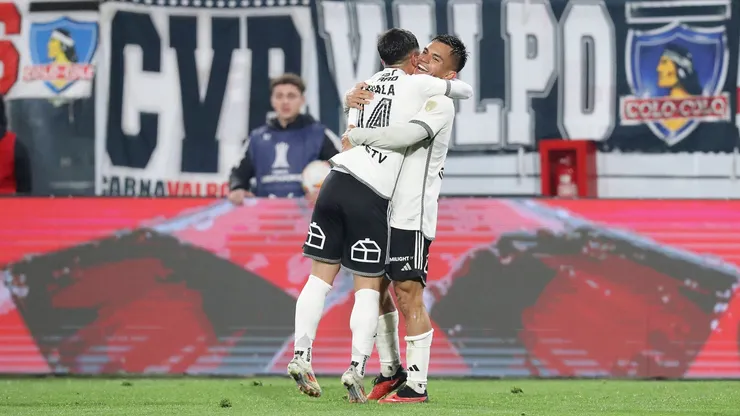 Los jugadores de Colo Colo festejan el triunfo por 1-0 ante Junior de Barranquilla en la ida de los cuartos de final de la Copa Libertadores 2024.