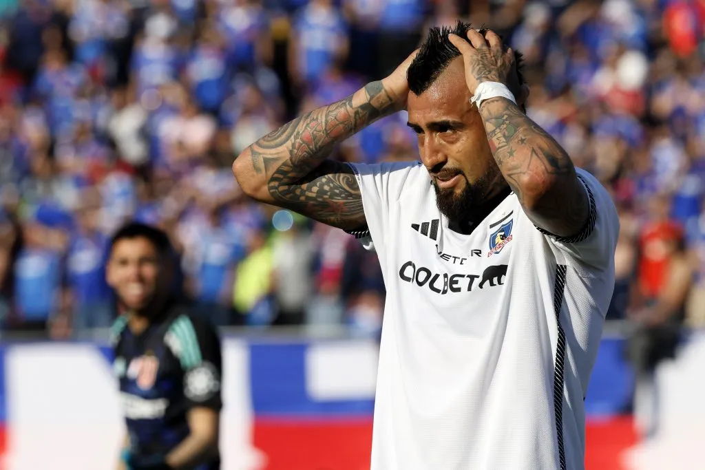 Arturo Vidal sufrió un pisotón en el tendón de aquiles en el Superclásico.