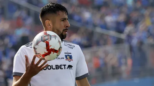 Mauricio Isla marca un hito junto a Colo Colo en Copa Libertadores.