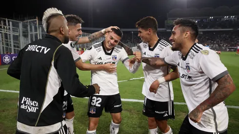 Colo Colo festeja su triunfo en fase de grupos de la Copa Libertadores ante Cerro Porteño.