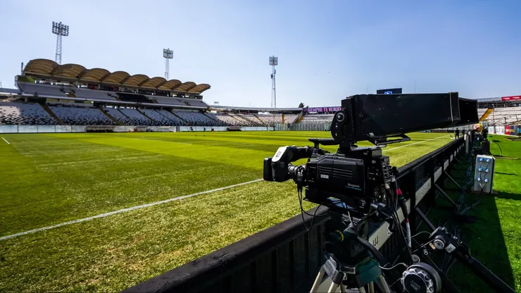 ¿Quién relata el partido de Colo Colo vs Junior en Chilevisión?