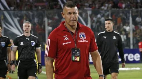 Almirón busca seguir avanzando en Libertadores con Colo Colo.