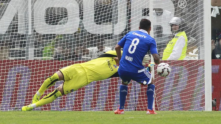Justo Villar fue el héroe de Colo Colo en el Superclásico del 2015.