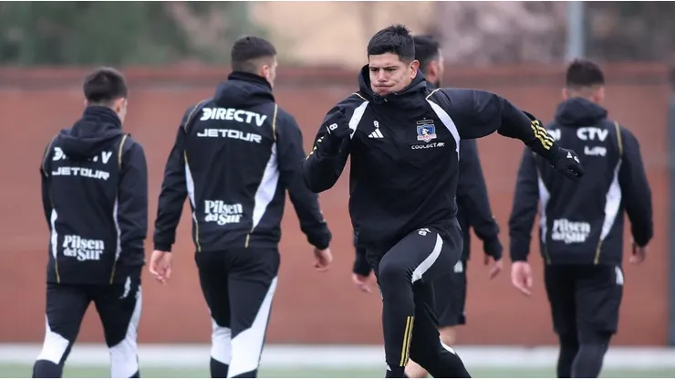 Colo Colo vive intensos entrenamientos.