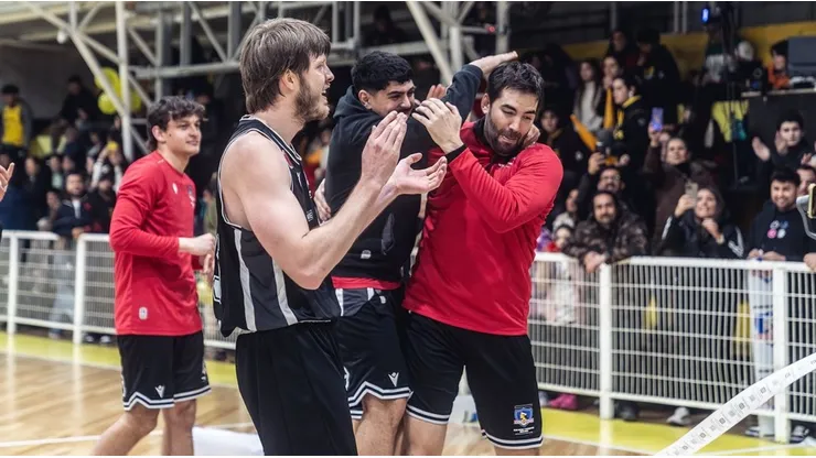 Colo Colo básquetbol queda a un paso de volver a la Liga UNO.