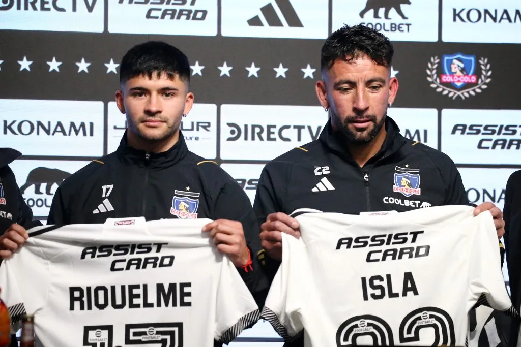 Mauricio Isla y Cristián Riquelme fueron presentados en Colo Colo.