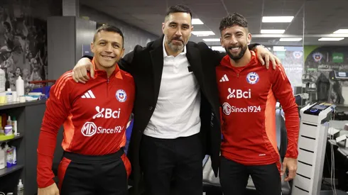Alexis y Bravo felicitaron a Isla por su fichaje en Colo Colo.