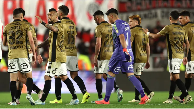 En Colo Colo lamentan las futuras bajas que tendrá Jorge Almirón por las Eliminatorias.