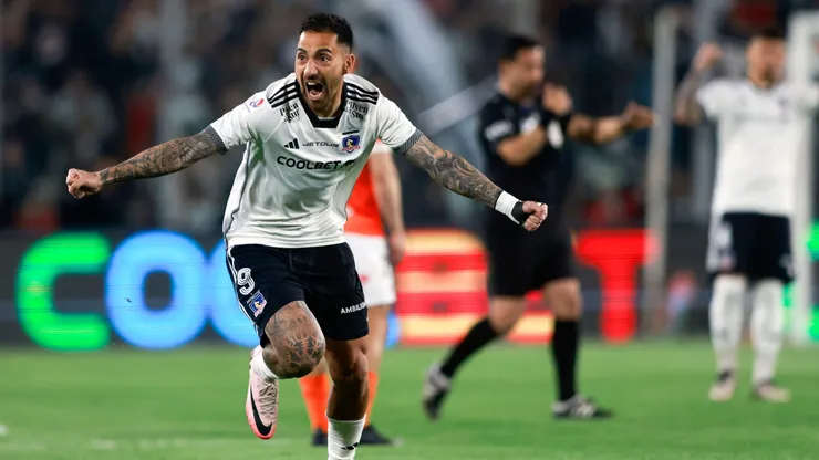 Javier Correa pone tempraneramente en ventaja a Colo Colo