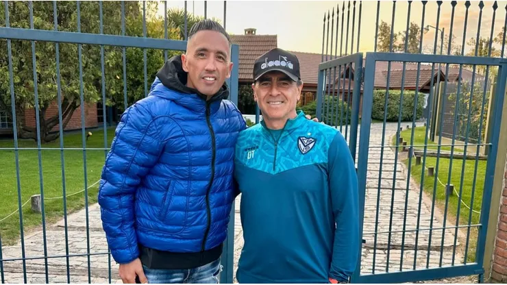 Lucas Barrios y Gustavo Quinteros se acuerdan de Colo Colo.