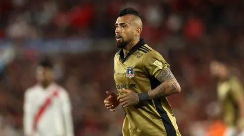 En Colo Colo comienzan a pensar en la renovación de Vidal.
