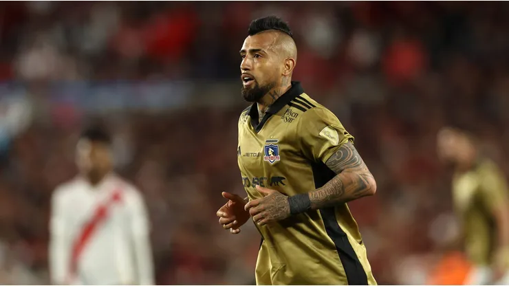 En Colo Colo comienzan a pensar en la renovación de Vidal.