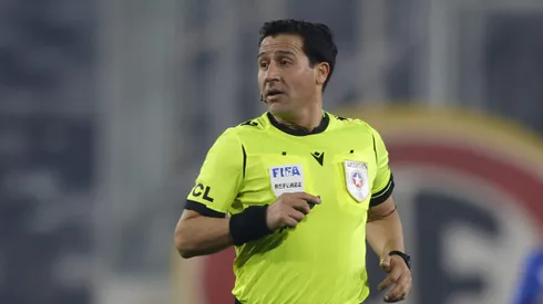 Definen árbitros para partido de Colo Colo vs Cobresal.