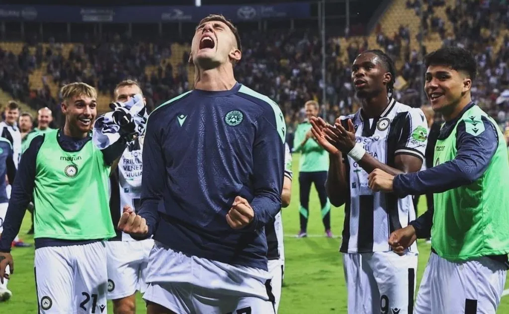 Damián Pizarro con la camiseta del Udinese