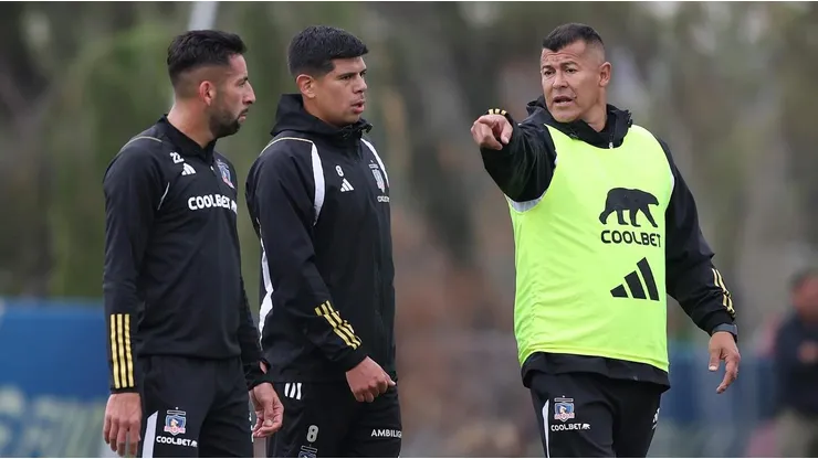 El motivo de Almirón para sacar a Colo Colo de Buenos Aires.