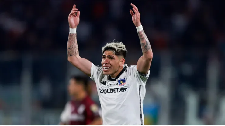 En Colo Colo se comienzan a despedir de Carlos Palacios ante interés de Boca Juniors.