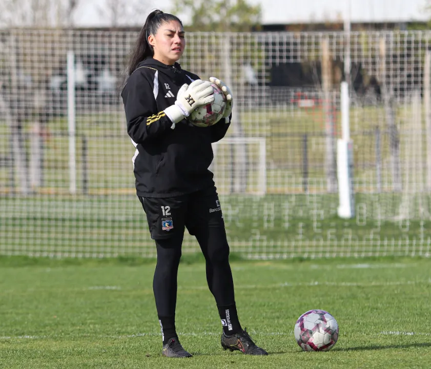 Javiera Díaz vive un duro momento por su perrita Pelusa | Foto: Colo Colo Femenino