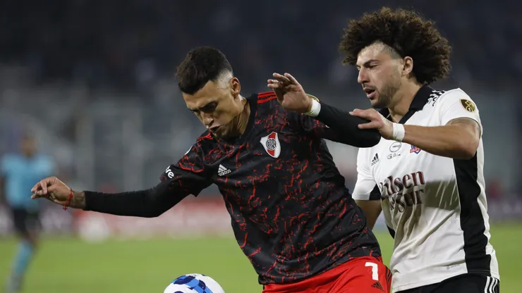 Maxi Falcón jugando ante River Plate