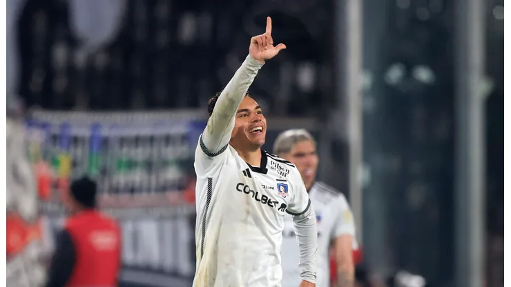 Vicente Pizarro tiene nueva cláusula de salida en Colo Colo. | Imagen: Imago.