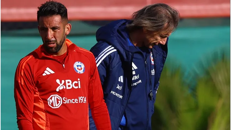 Mauricio Isla no entrenó con normalidad este sábado.