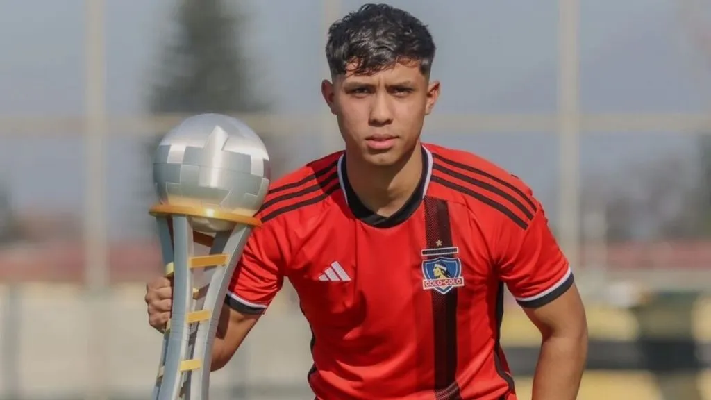 Cristián Alarcón suma su primera citación en Colo Colo.