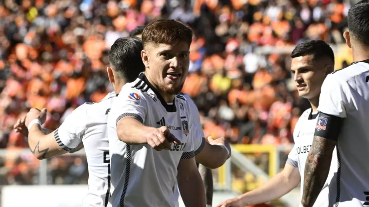 Probable formación de Colo Colo ante Magallanes.