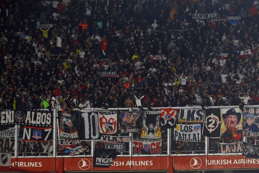 Los hinchas de Colo Colo no podrán decir presente en el Monumental de River. Imagen:  Luis Hidalgo/Photosport