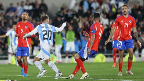 Chile enfrenta a Argentina.