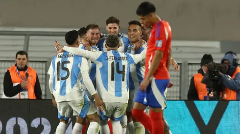 Mac Allister adelanta a Argentina frente a Chile.