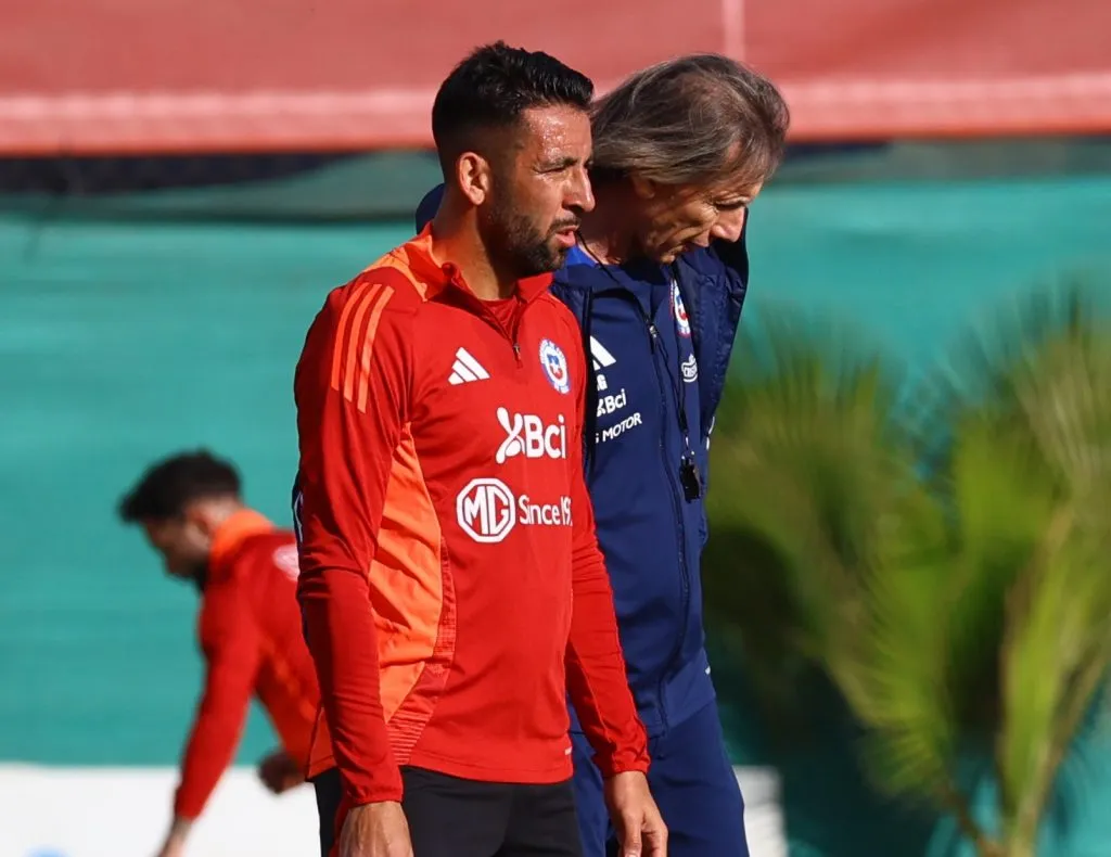 Mauricio Isla será titular en el partido de este jueves ante Argentina. 
