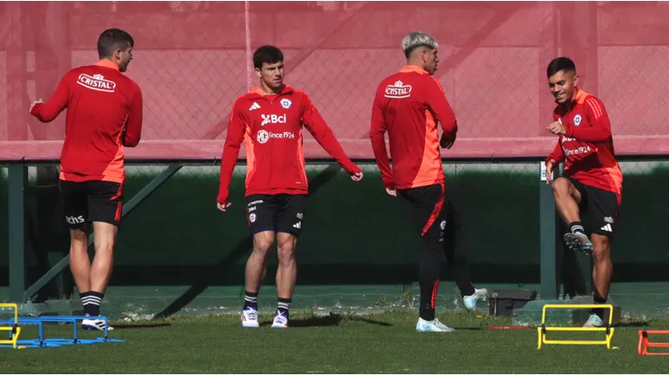 ¿Con jugadores de Colo Colo? La probable formación de Chile vs Argentina.
