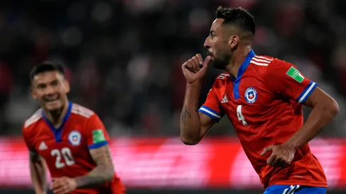 Mauricio Isla convirtió su último tanto en La Roja en la victoria por 2-0 ante Paraguay en 2021.