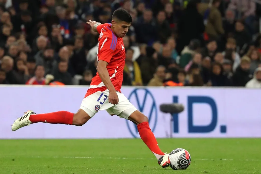 Esteban Pavez en la Selección Chilena durante el amistoso con Francia. (Foto: Photosport)