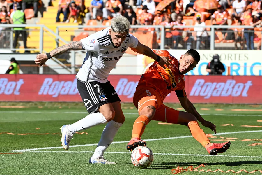 Carlos Palacios es una de las figuras del Colo Colo 2024. Imagen: Pedro Tapia/Photosport