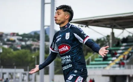 Josué Ovalle con la camiseta de Melipilla