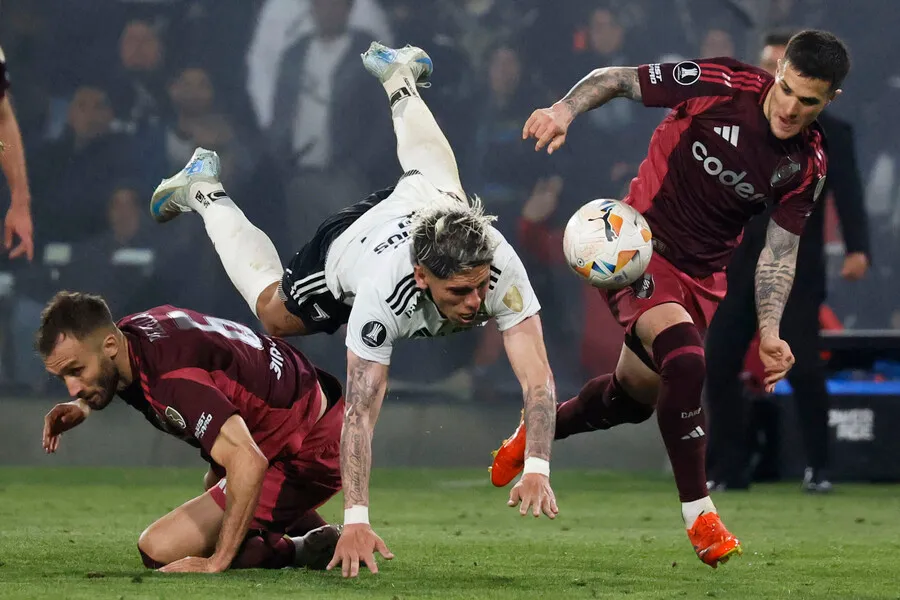 Carlos Palacios es la nueva baja de Colo Colo. Imagen: Dragomir Yankovic/Photosport