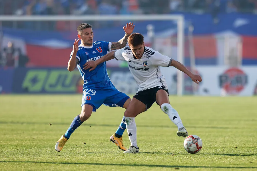 Colo Colo y Universidad de Chile se enfrentarán en Tribunales. Imagen: Pepe Alvujar/Photosport