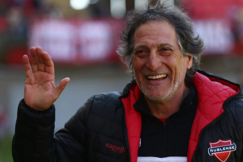 Mario Salas le puede dar una mano a Colo Colo.