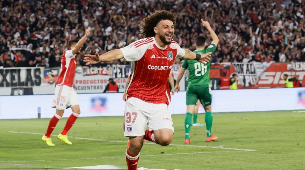 Maximiliano Falcón está al borde de la suspensión en Colo Colo.