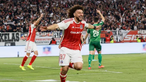 Maximiliano Falcón está al borde de la suspensión en Colo Colo. | Imagen: Photosport.