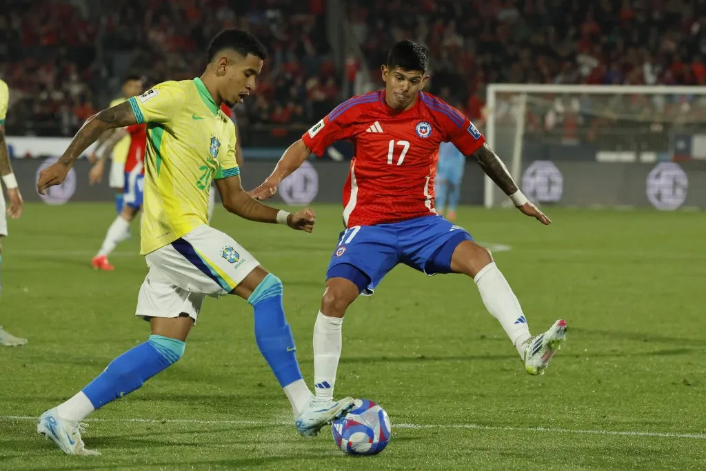 Esteban Pavez en el partido de la Selección Chilena vs Brasil. (Foto: Photosport)
