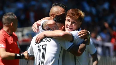 Los jugadores de Colo Colo festejan el triunfo ante Huachipato.