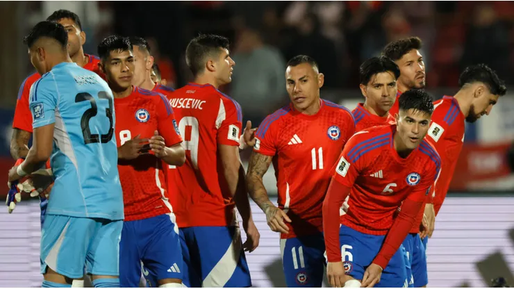 Chile se enfrenta a Colombia por las Eliminatorias 2026.